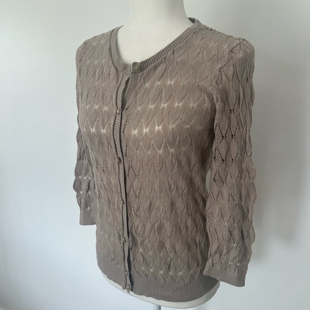 LOFT Beige Leaf Pattern Sweater. Medium